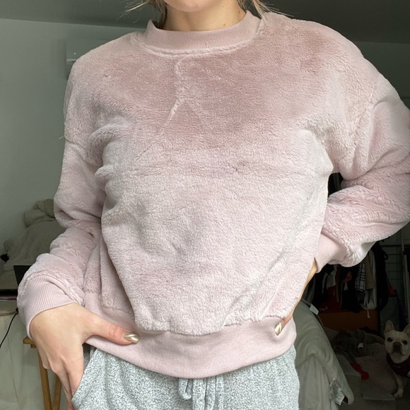 Faux fur sweatshirt - Picture 2 of 9